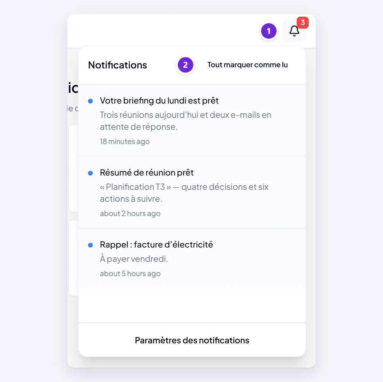 La cloche dans la barre du haut avec un badge indiquant 3, et son panneau ouvert avec trois notifications non lues et Tout marquer comme lu.